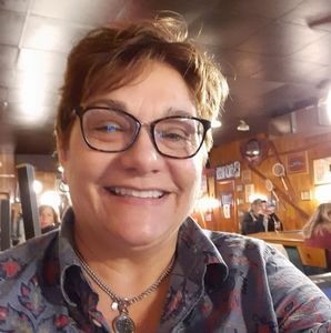 Meet your Posher, Laurie